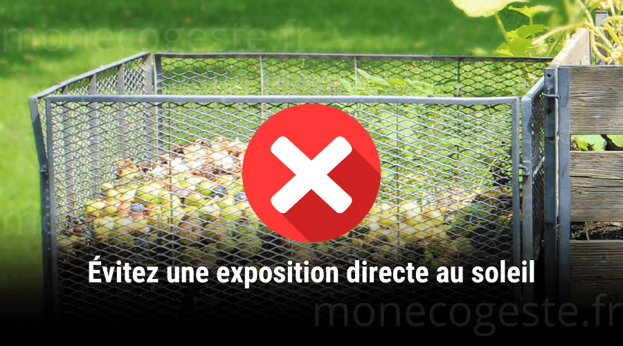 Composteur et odeur : Illustration d'un composteur mal positionné dans un jardin, directement exposé au soleil sans protection, favorisant ainsi le dégagement d'odeurs désagréables.